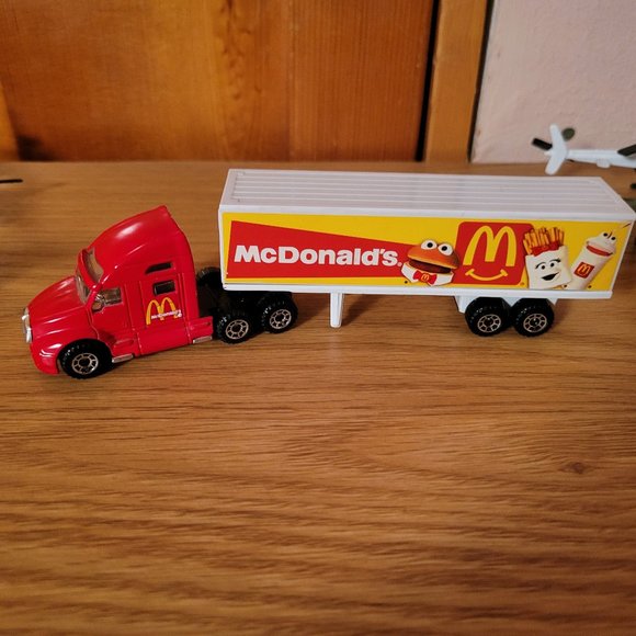 Matchbox Toys 200 Matchbox Mcdonalds Semi And Articulate Trailer